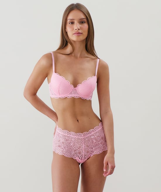 Lace cheeky brief;