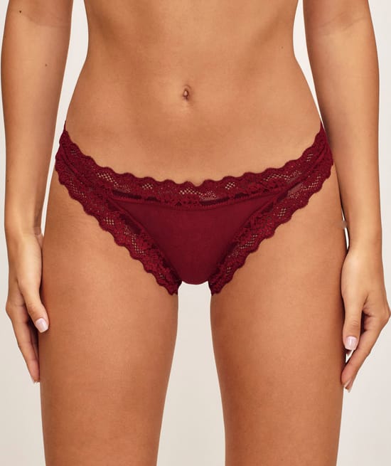 Cotton and lace thong;