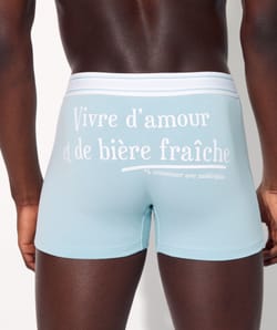 boxer à message "vivre d'amour et de bière fraîche" ;