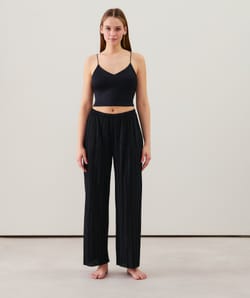 Pleated wide-leg trousers;