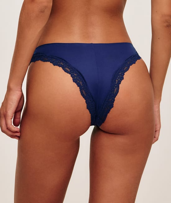Tanga en microfibre et dentelle;