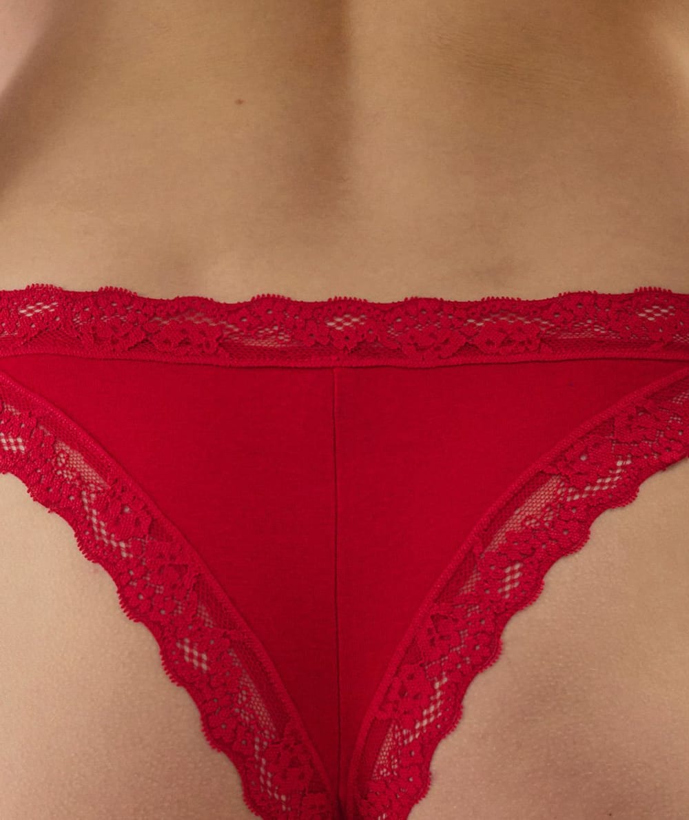 Lace and cotton thong;