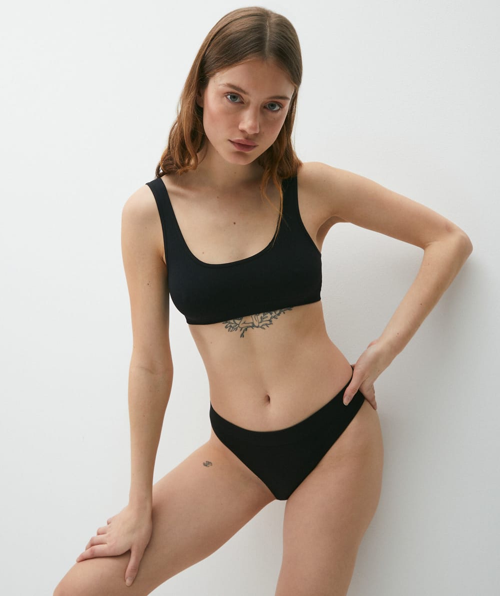 Tanga de microtalle alto acanalado;