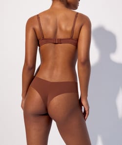 Soutien-gorge ampliforme en microfibre;