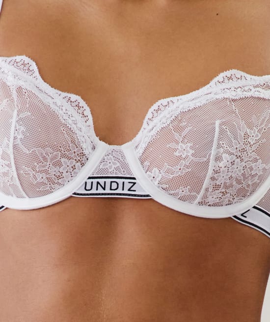 Lace balconette bra;