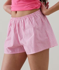Short de rayas;