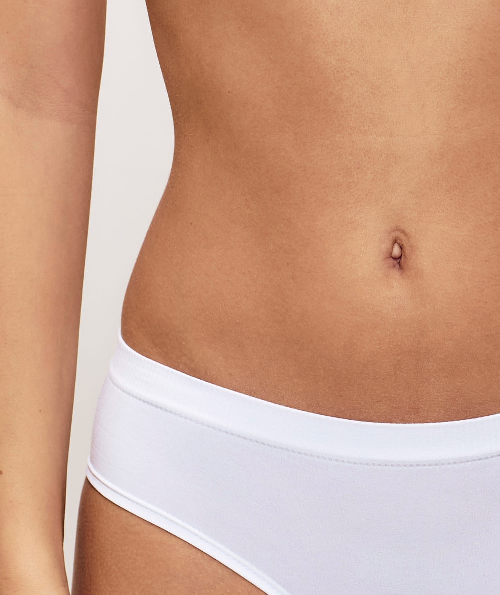 Plain seamless boy shorts;