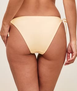 Bikini - Swimsuit bottoms;