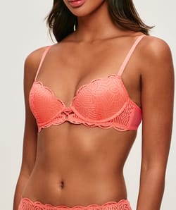Lace push-up bra;