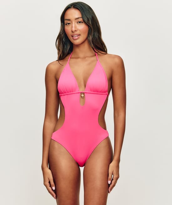 One piece - Swimsuit;