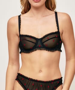Soutien-gorge corbeille en tulle motifs c&oelig;urs;