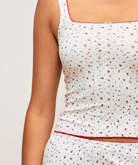 Jersey caraco with floral patterns;