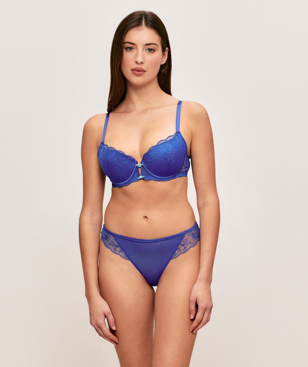 Thong with floral embroidery;