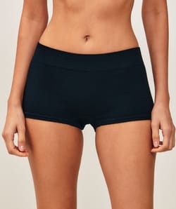 Shorty in seamless;
