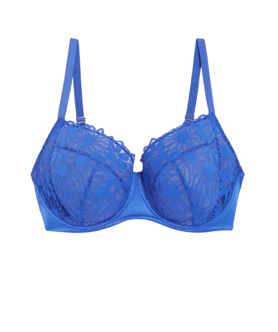 Lace balconette bra;