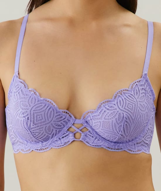 Lace balconette bra;