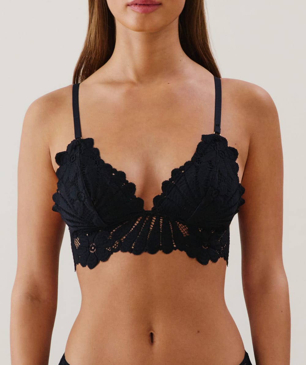 Lace triangle bra - black;