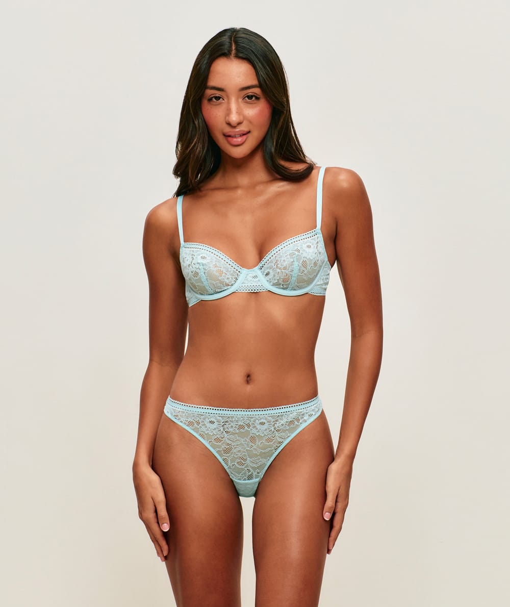 Lace shelf bra;