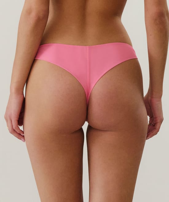 Tanga en dentelle;