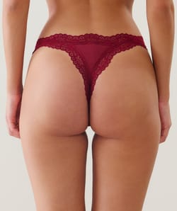 Tanga de algodón y encaje;