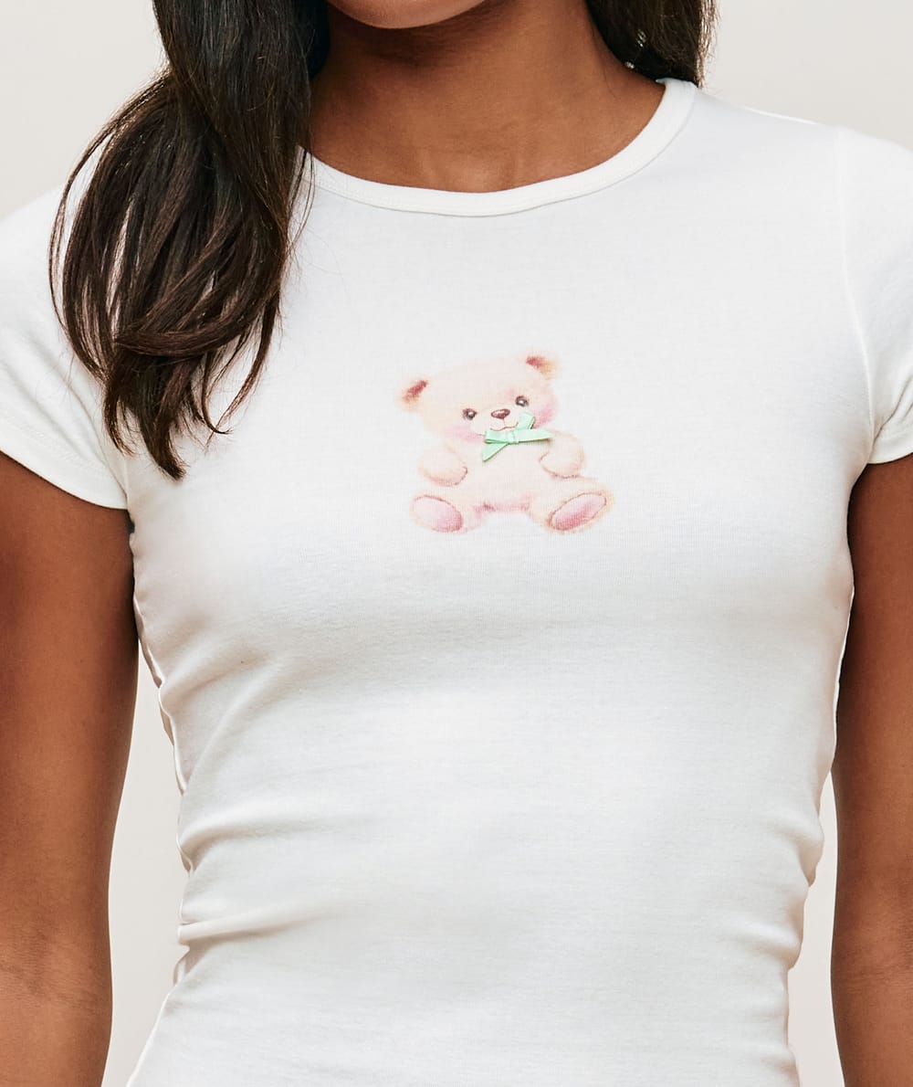 T-shirt jersey teddy bear design;