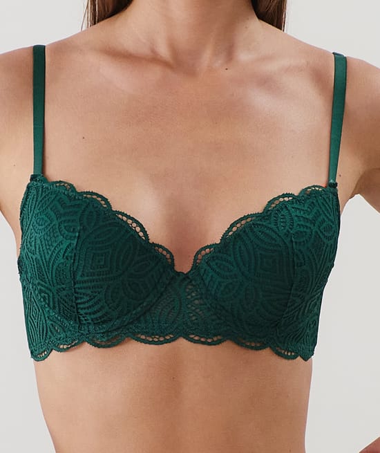 Soutien-gorge ampliforme en dentelle;
