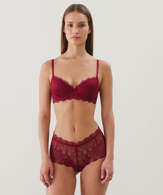 Soutien-gorge ampliforme en dentelle;