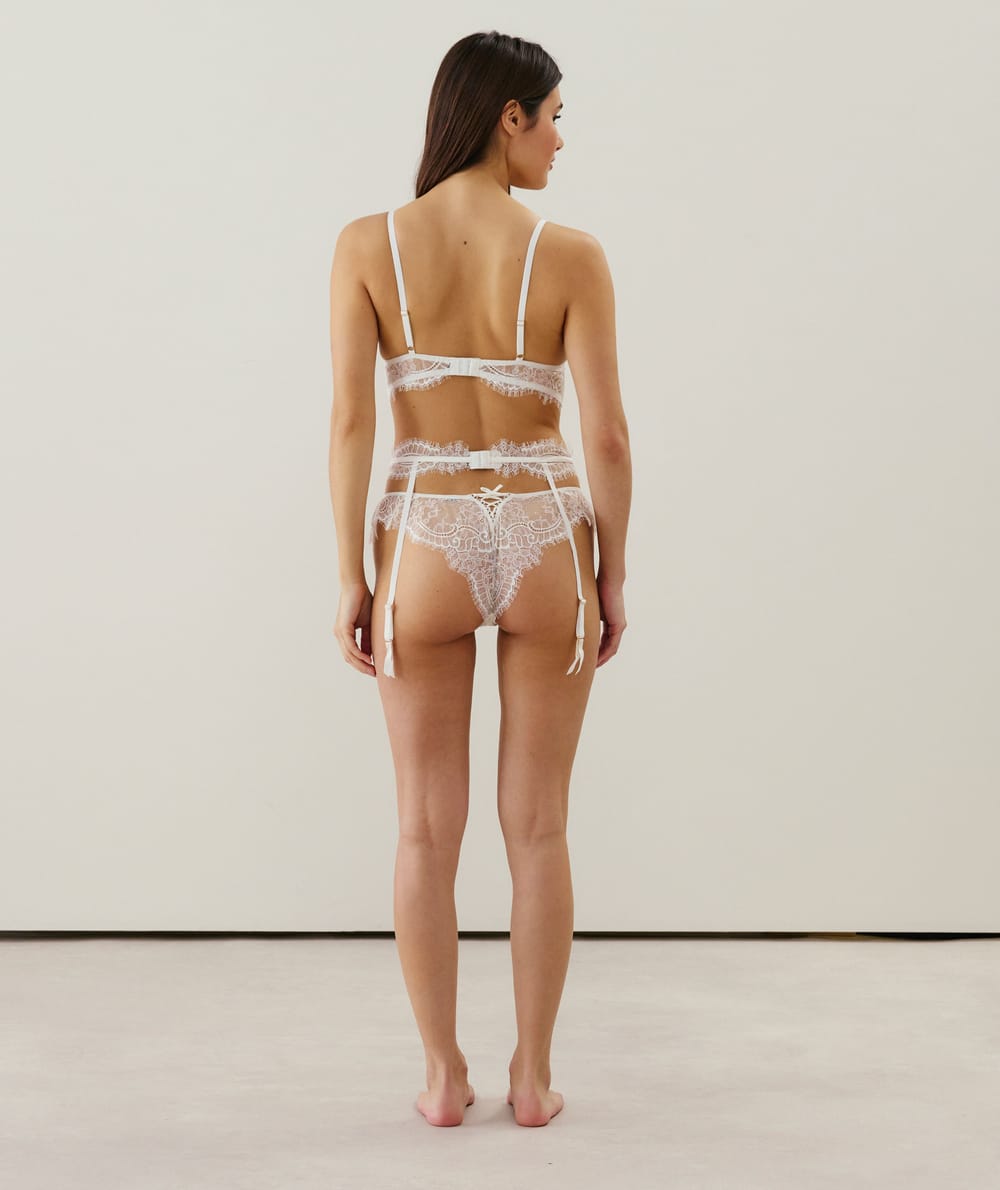 Soutien-gorge triangle en dentelle;