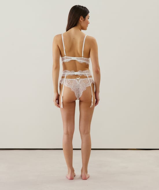 Soutien-gorge triangle en dentelle;