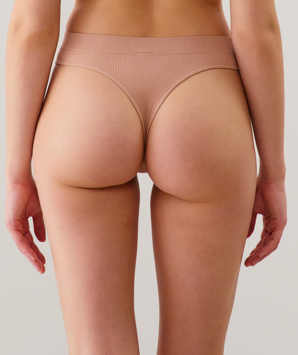String seamless;