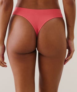 Tanga de talle alto sin costuras en rosa;