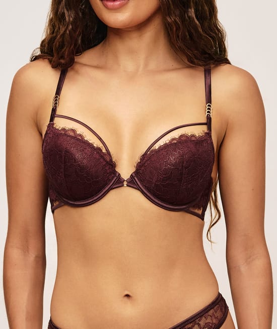 Soutien-gorge push up en dentelle orn&eacute; d'anneaux;