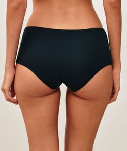 Set of 3 solid cotton shorts;