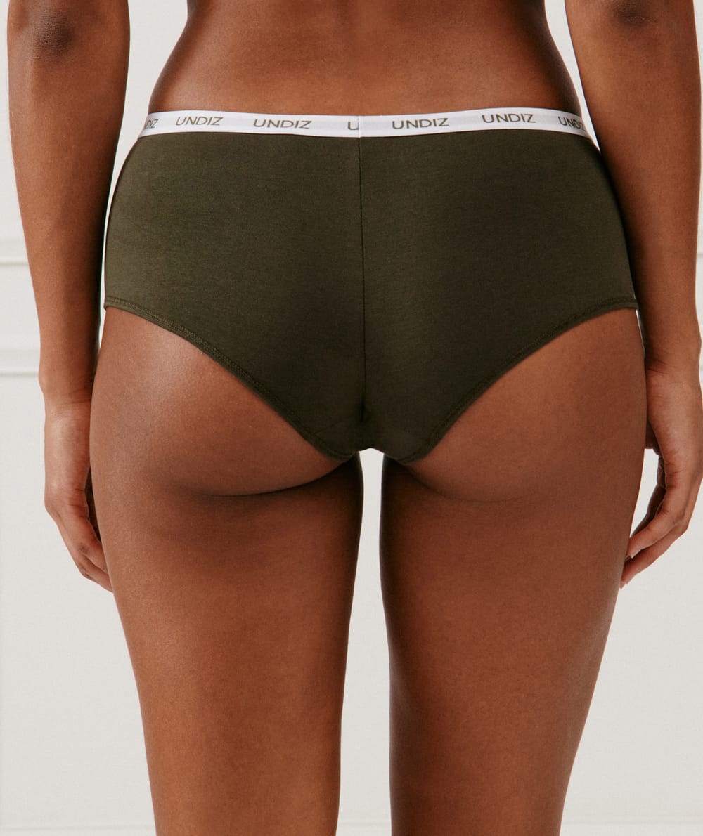 Short en algod&oacute;n verde;