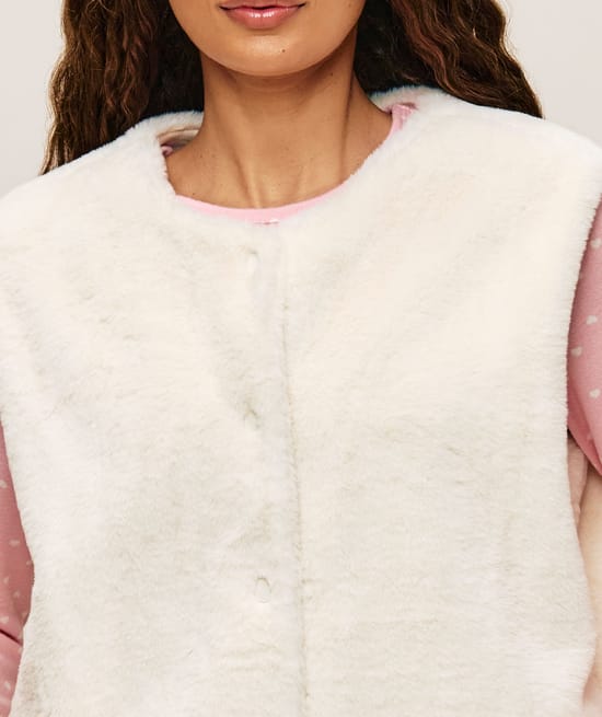 Faux fur sleeveless jacket;