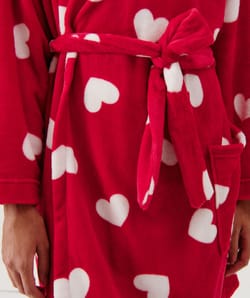 Albornoz polar de corazones;