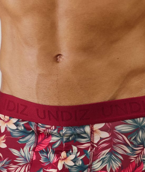 Patterned cotton boxer shorts;