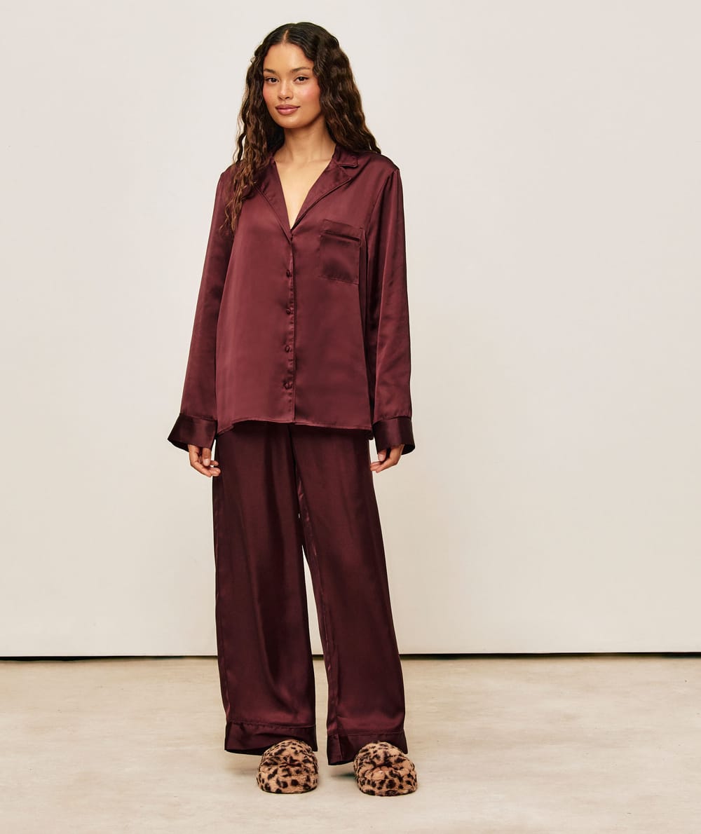 Satin shirt;