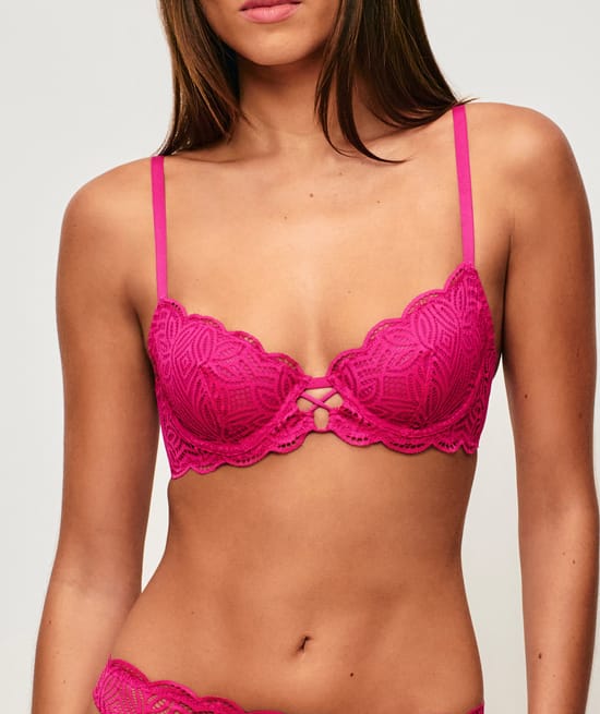 Soutien-gorge corbeille en dentelle;
