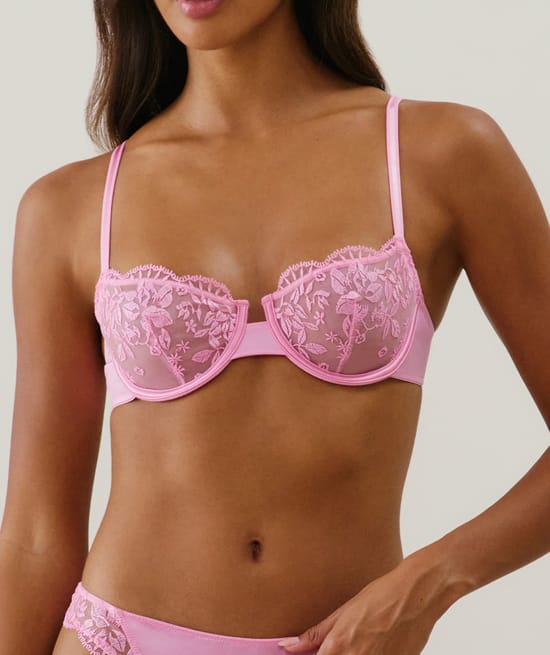 Soutien-gorge corbeille brodé;