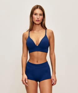 Seamless push-up bra;