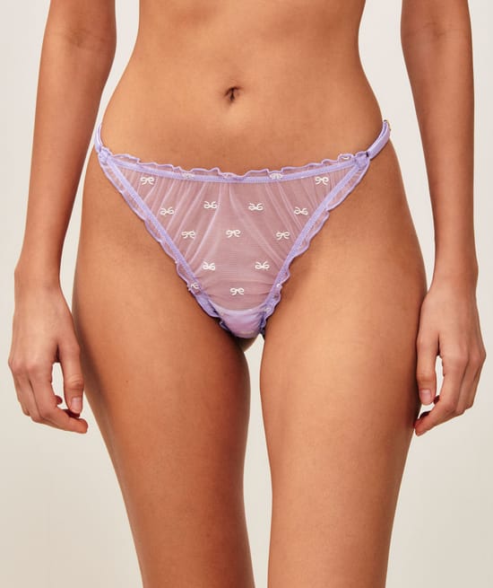Cuerda de malla con nudos bordados;