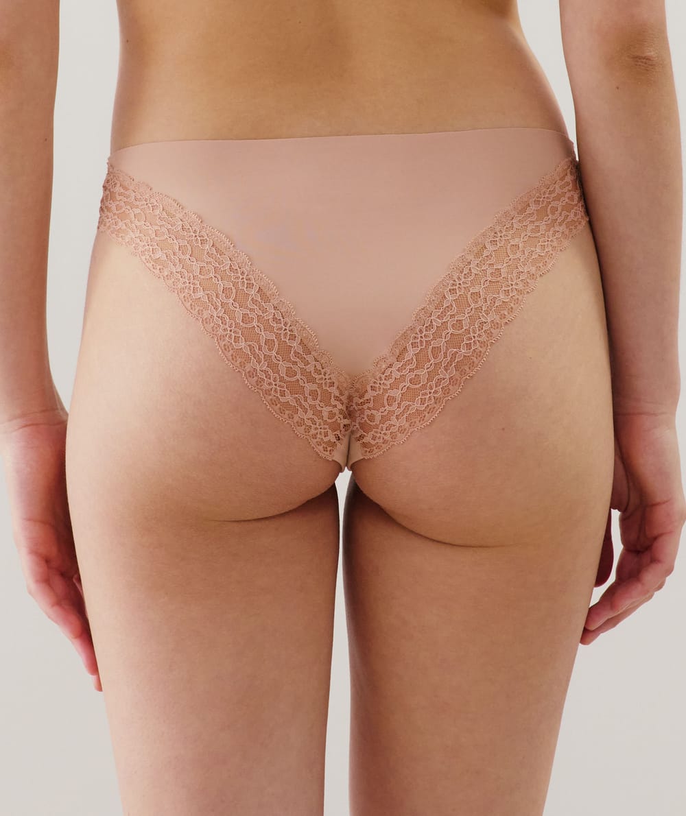 Panties with lace bands;