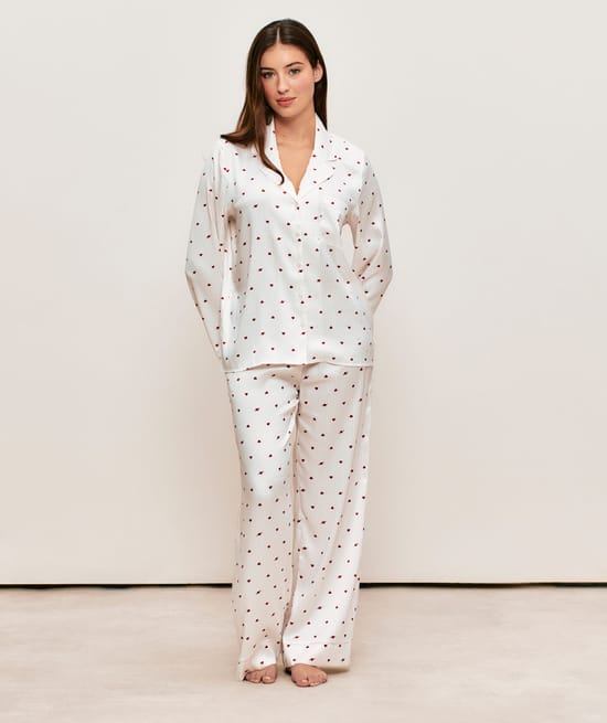 Pantalon en satin motifs c&oelig;urs;