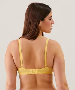 Balconette bra in tulle with embroidery;