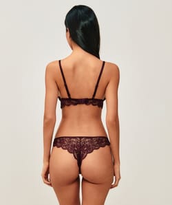 Soutien-gorge triangle ampliforme en dentelle florale;