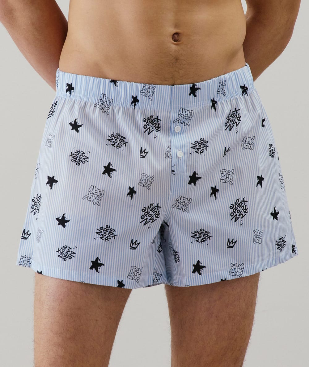 Patterned boxer shorts;