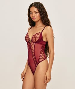 Body corbeille en mesh brod&eacute;;