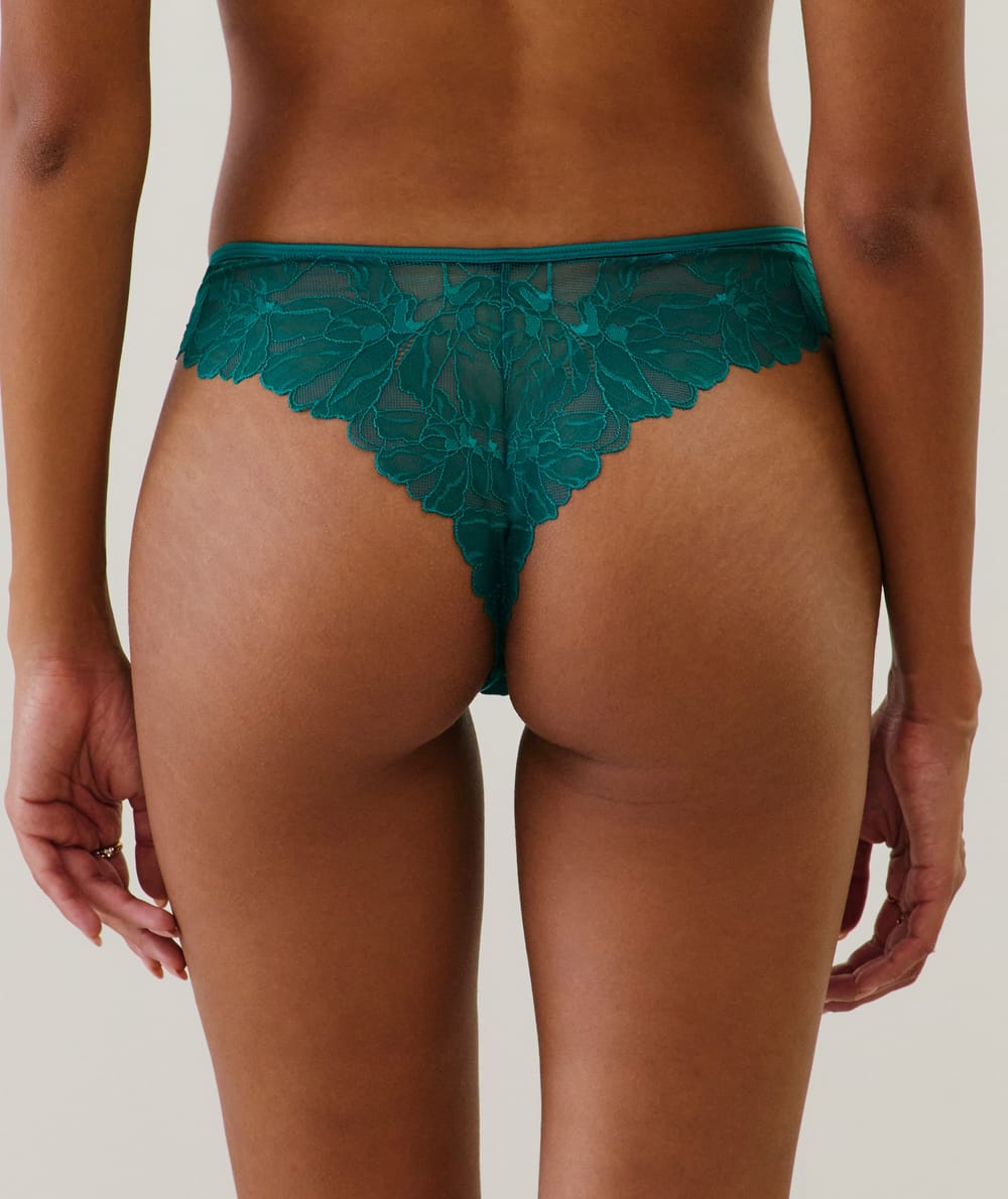 Tanga en dentelle;