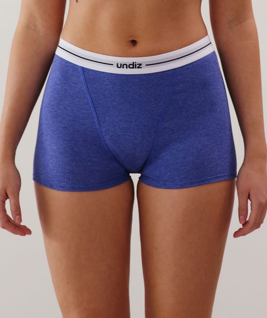 Period boyshorts in navy blue cotton;
